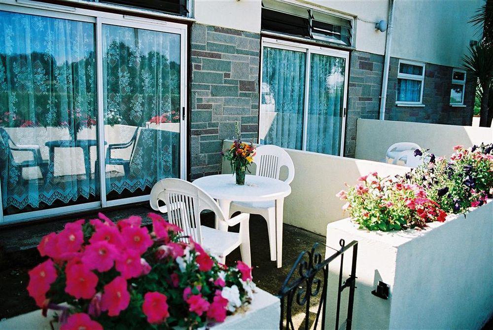 Crossways & Sea View Holiday Apartments 托基 外观 照片